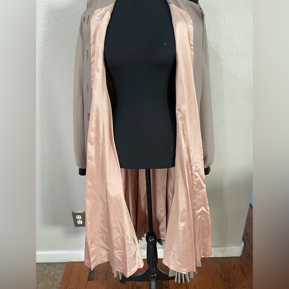 Vintage Victorian Style Trapeze knife pleated coat with brown velvet accents - Picture 8 of 13